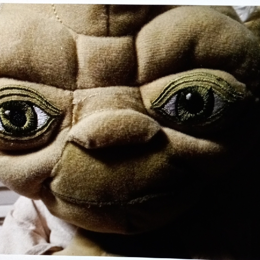 18" Green Yoda Plush - Picture 3 of 12